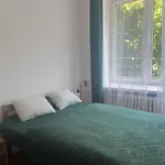Tom Hostel