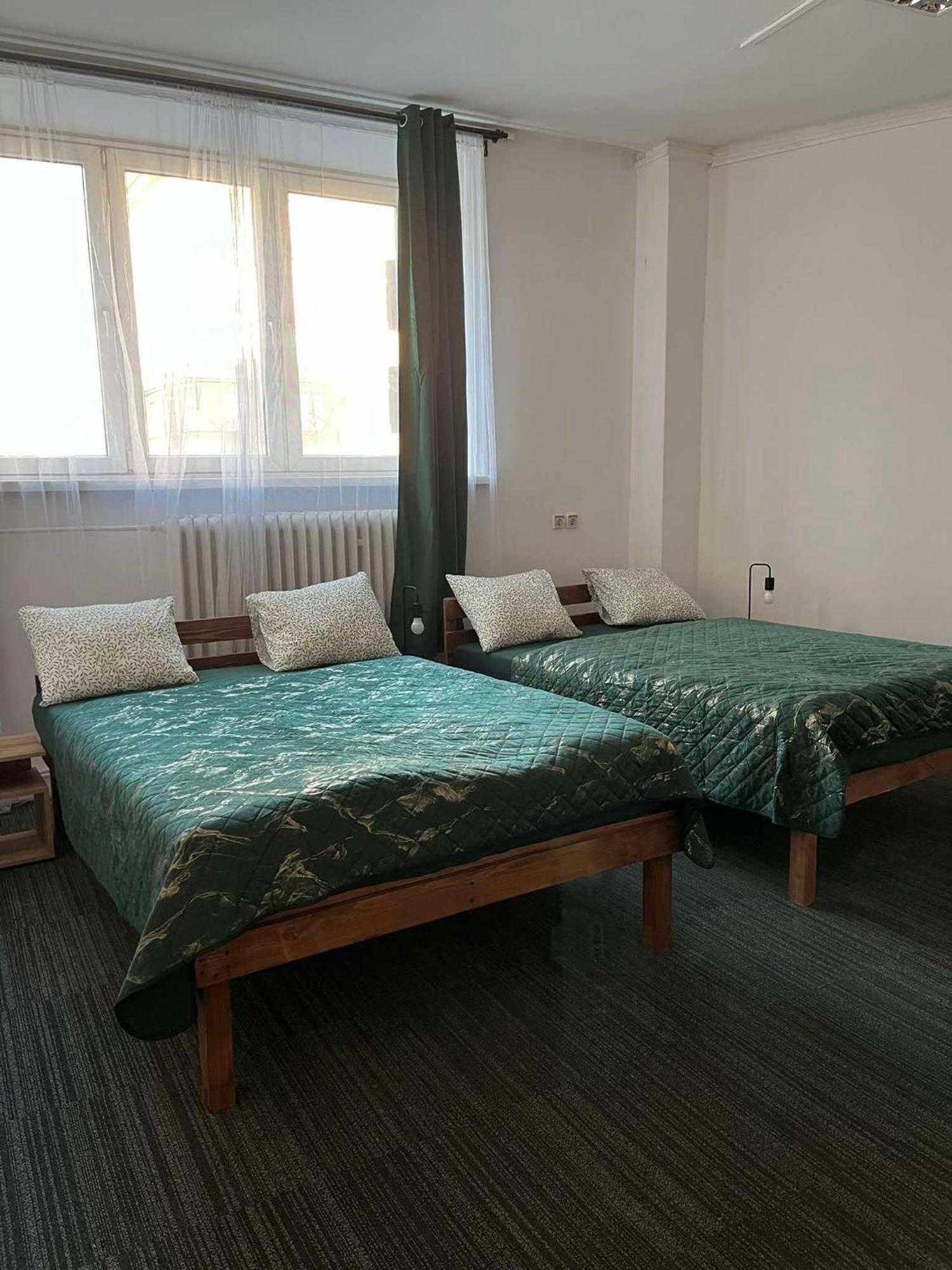 Tom Hostel